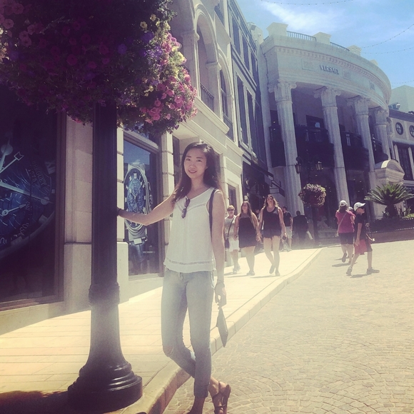 Meet your Posher, Michelle - Picture 2 of 3